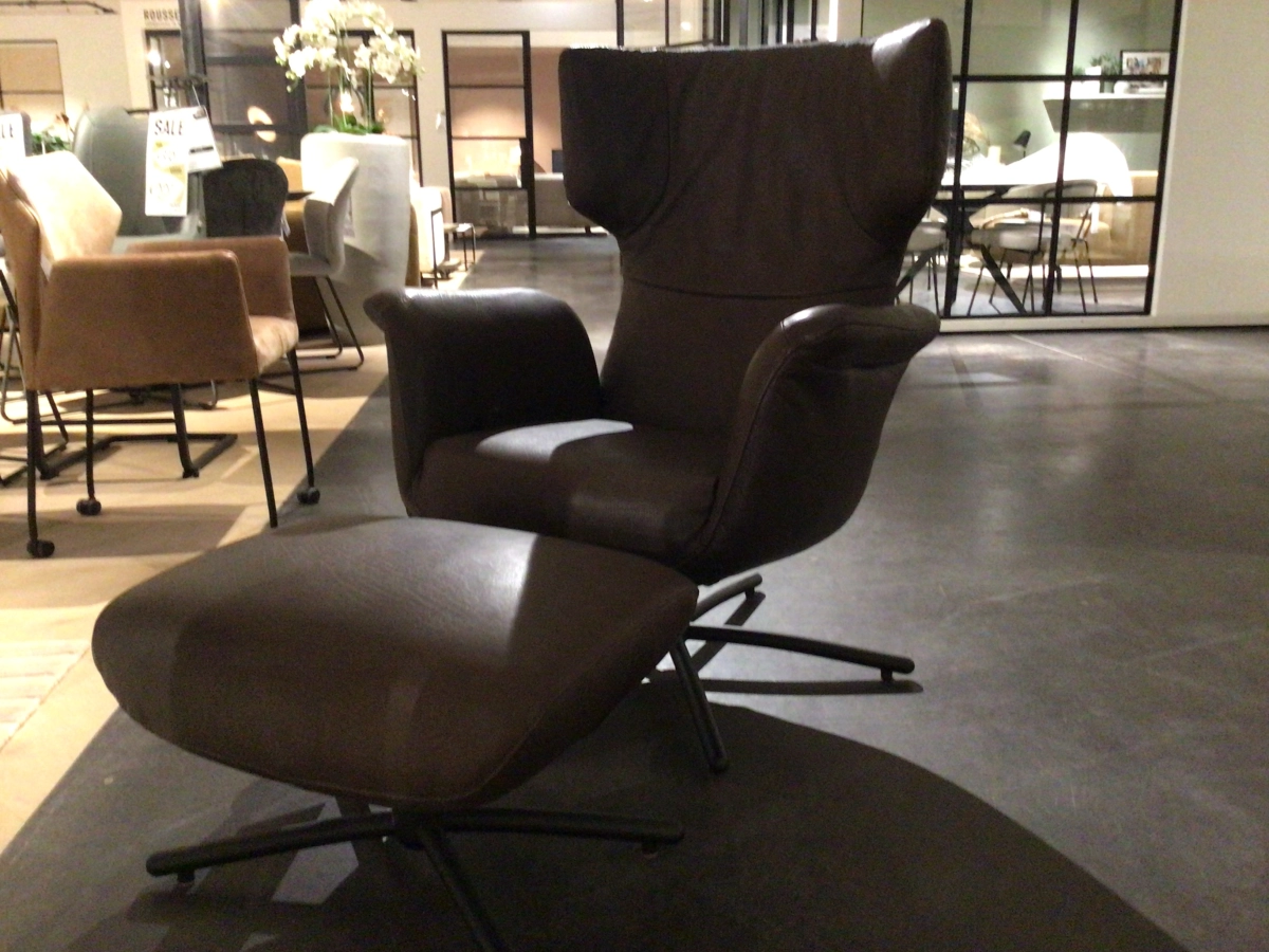 Afbeelding Fauteuil First Class + poef