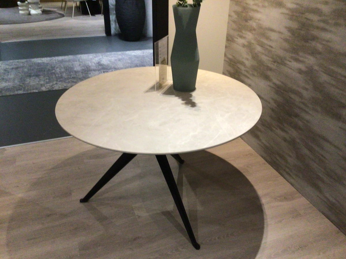 Afbeelding Dyyk Stella Eetkamertafel Organisch Rond Keramiek