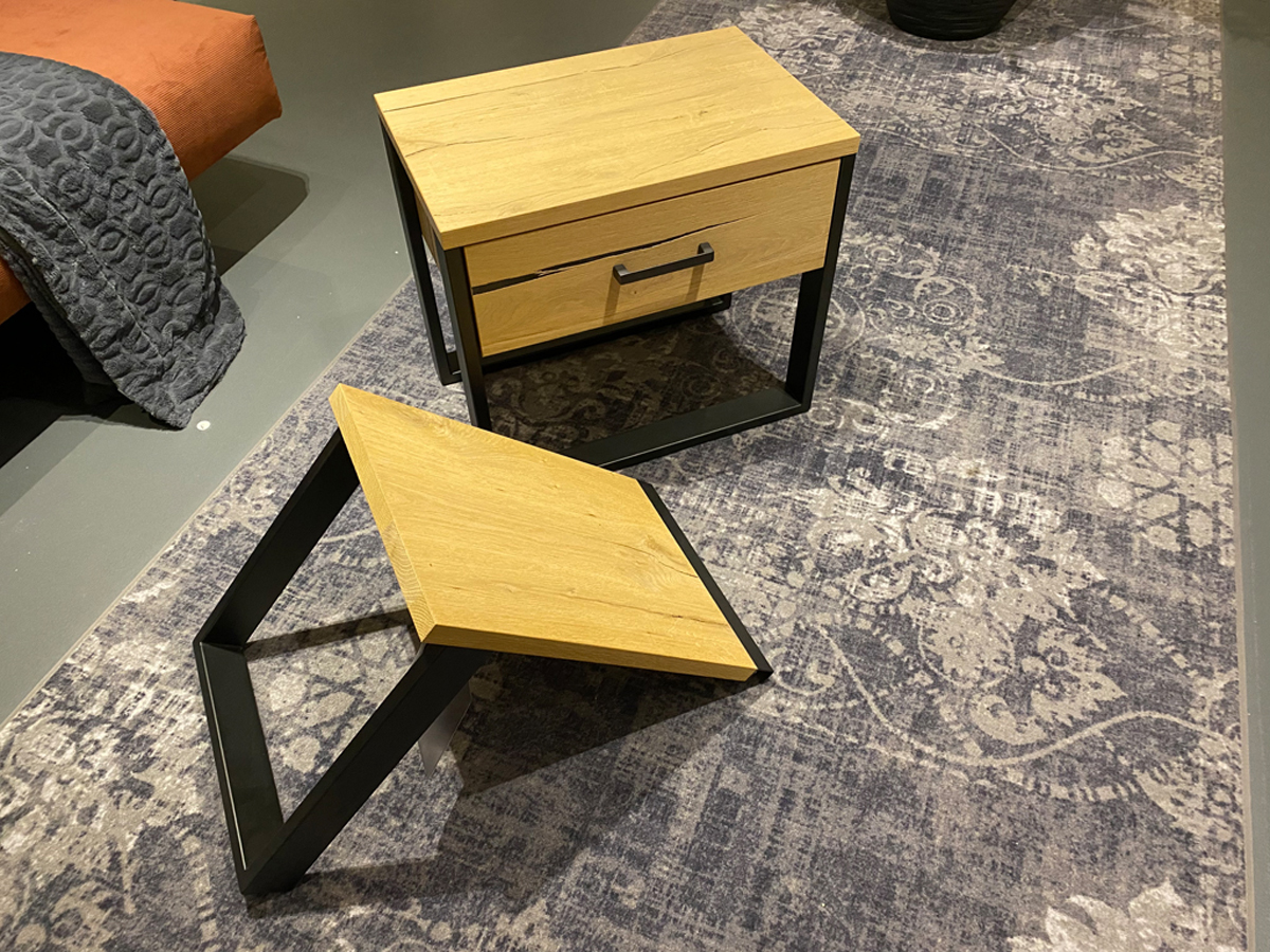 Afbeelding Nachtkastje en Aanhaaktafel
